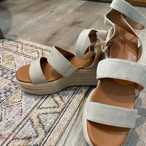 Nude espadrille platform sandal